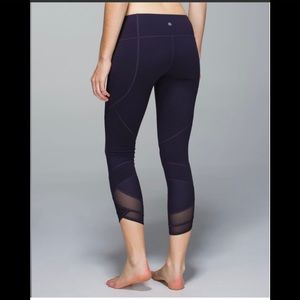 Lululemon Emerge Renew Crop *Full-On Luon Shine Dot Black Grape 4